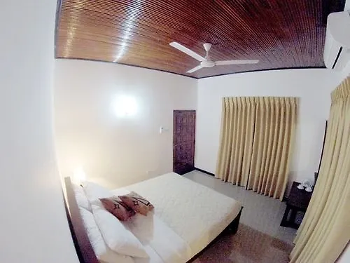 Guest house Igloo Airport Villa Katunayake